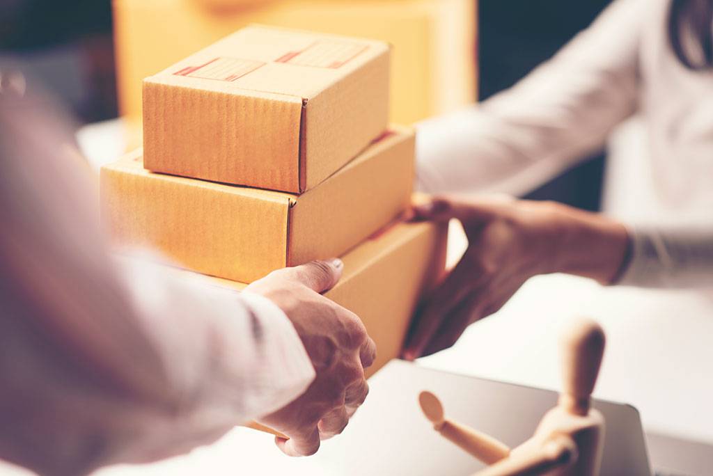 Aussies Use to Slash Delivery Costs with Reward-Point Services